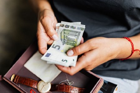 Финансов подем в началото на септември: 3 зодии, които усещат разликата в портфейла