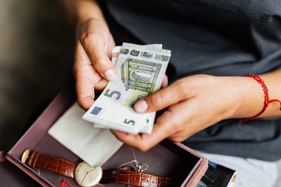 Финансов подем в началото на септември: 3 зодии, които усещат разликата в портфейла