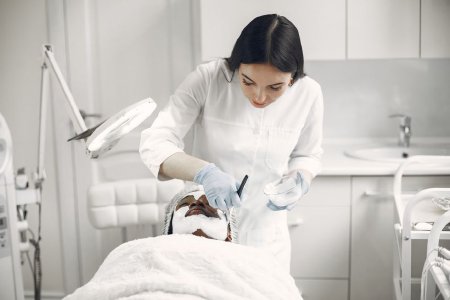 Baby botox: защо микродозите изместиха голямата намеса