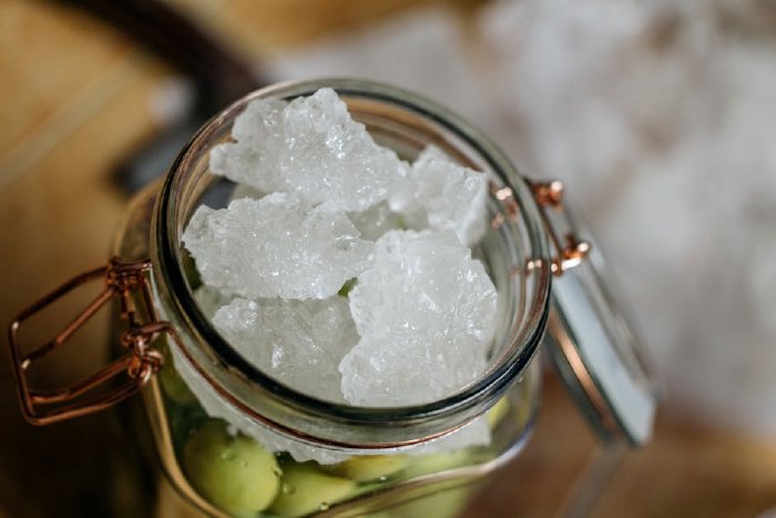 Домашен скраб в буркан с натурални съставки