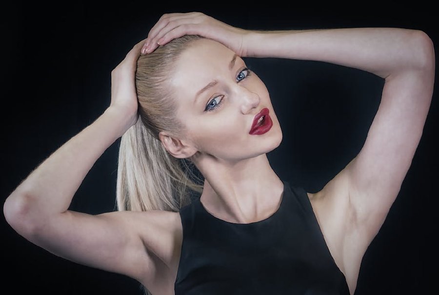 Перфектната опашка стъпка по стъпка - 6 трика за салонен резултат у дома