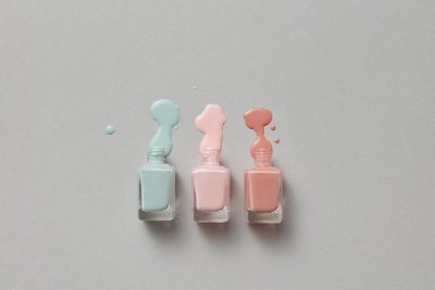 Пролетен маникюр 2026 - 8 цвята, които ще царуват от март до юни