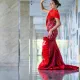 Четири актриси, четири вечерни стила: как да пренесеш магията на червения килим в своя гардероб