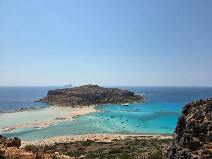 Лагуната Балос с кристално чиста тюркоазена вода