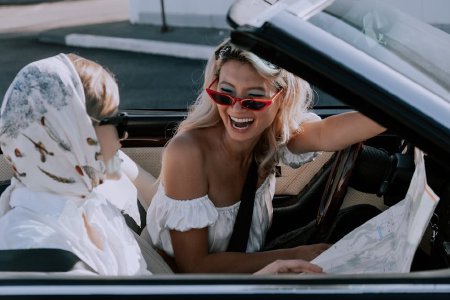 Пътуване с приятели след 30-те: 6 начина да планирате обща ваканция, когато графиците не съвпадат