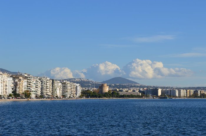 Крайбрежната алея на Солун