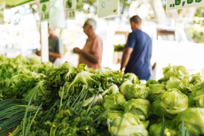 Майската кошница: 7 сезонни продукта, които заслужават място на масата ти