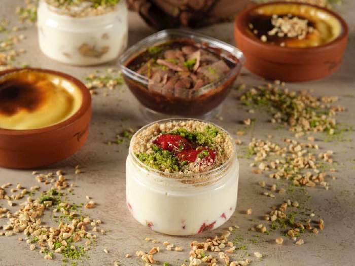 Печен козуначен десерт с ябълки и канела