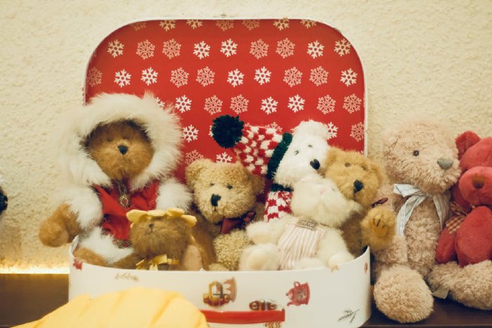 Дарени играчки и материали за детско отделение