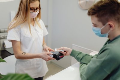 Доплащане в болницата - защо пациентите плащат все повече и има ли изход