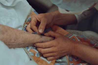 Как се става медицинска сестра в България - път, обучение и кариерно развитие