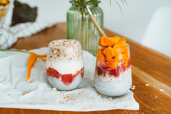 Нощен овес в буркан с плодове - бързо и вкусно