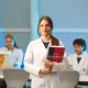Как да спечелиш стипендия за медицинска сестра или акушерка: шанс от 500 евро във Велико Търново и съвети за мотивационното писмо